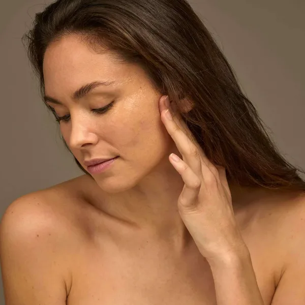 Apeer Сироватка для обличчя Glowing Serum Apeer