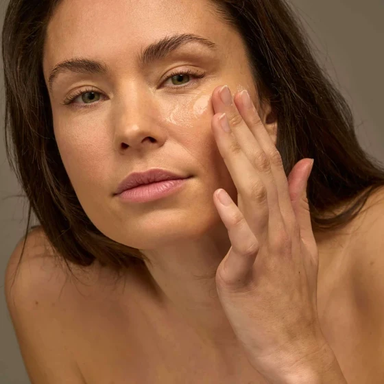 фото 2 Сироватка для пружності шкіри Plumping Serum Apeer